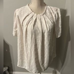 Ann Taylor cream patterned‎ blouse. Large